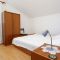 Ferienwohnungen und Zimmer Drače 10031, Drače - Apartment 1 mit Balkon und Meerblick -  
