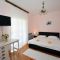 Ferienwohnungen und Zimmer Podstrana 10077, Podstrana - Doppelzimmer 5 mit Balkon -  