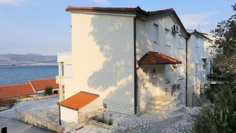 Apartamentos Arbanija 10108, Arbanija - Exterior