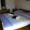 Pokoje Starigrad 14856, Starigrad - Dvoulůžkový pokoj 1 s manželskou postelí a balkónem -  