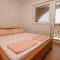 Pokoje Biograd na Moru 15009, Biograd na moru - Dvoulůžkový pokoj 8 s manželskou postelí a balkónem -  