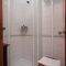 Apartmanok és szobák Vrsar 15103, Vrsar - Szoba kétszemélyes ággyal 2 -  saját fürdőszobával -  