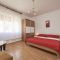 Apartmaji in sobe Trogir 16266, Trogir - Soba a (2+0) -  
