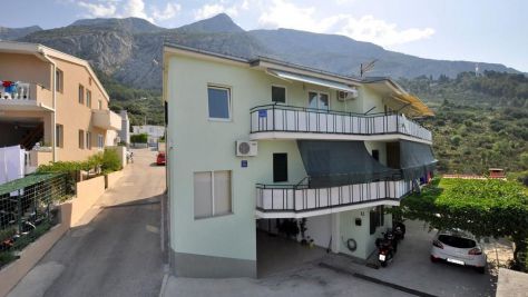 Apartamentos y habitaciones Makarska 16696, Makarska - Exterior
