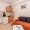 Apartments and rooms Gradac 18014, Gradac - Apartment c (2+2) -  