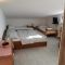 Apartments and rooms Seline 18242, Seline - Apartment - studio d (2+2) -  