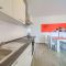 Apartments and rooms Vrh 20003, Vrh - Apartment b (4+2) -  