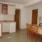 Apartments and rooms Mandre 20390, Mandre - Apartment a (4+1) -  