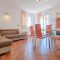 Apartments and rooms Novigrad 21322, Novigrad - Apartment a (4+0) -  