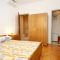 Apartmány a pokoje Korčula 2613, Korčula - Dvoulůžkový pokoj 1 s manželskou postelí a vlastní koupelnou -  