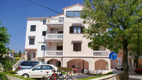 Apartments and rooms Novalja 2663, Novalja - Exterior
