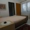 Apartmány a pokoje Premantura 3460, Premantura - Dvoulůžkový pokoj 2 s manželskou postelí a terasou -  