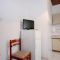 Apartments Vis 3573, Vis - Apartment 1 with Balcony -  