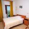 Ferienwohnungen und Zimmer Mali Lošinj 3998, Mali Lošinj - Einzelzimmer 4 mit Balkon und Meerblick -  
