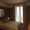 Pokoje Orebić 4016, Orebić - Dvoulůžkový pokoj 16 s manželskou postelí, terasou a výhledem na moře -  