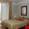 Pokoje Orebić 4016, Orebić - Dvoulůžkový pokoj 18 s manželskou postelí, terasou a výhledem na moře -  