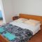 Pokoje Jakišnica 4159, Jakišnica - Dvoulůžkový pokoj 2 s manželskou postelí, terasou a výhledem na moře -  