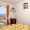 Апартаменты Zavalatica 4499, Zavalatica - Номер-студио 2 с  балконом и видом на море -  