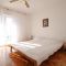 Apartments and rooms Plat 4744, Plat - Double room 1 with Terrace and Sea View -  