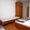 Pokoje Mlini 4766, Mlini - Dvoulůžkový pokoj 6 s manželskou postelí a vlastní koupelnou -  