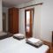 Pokoje Mlini 4766, Mlini - Dvoulůžkový pokoj 7 s manželskou postelí, balkonem a výhledem na moře -  