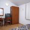 Apartmány a pokoje Trogir 4788, Trogir - Dvoulůžkový pokoj 1 s manželskou postelí, terasou a výhledem na moře -  