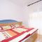 Apartmány a pokoje Kampor 4957, Kampor - Dvoulůžkový pokoj 2 s manželskou postelí a balkónem -  