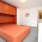 Apartmány a pokoje Krk 5387, Krk - Dvoulůžkový pokoj 1 s manželskou postelí a terasou -  