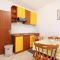 Apartments and rooms Mimice 5798, Mimice - Apartment 2 with Balcony and Sea View -  