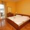 Apartments and rooms Tisno 5928, Tisno - Double room 2 with Terrace and Sea View - Room