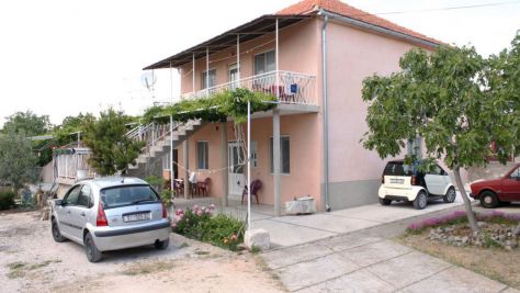 Apartments Pirovac 6045, Pirovac - Exterior