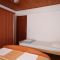 Pokoje Metajna 6109, Metajna - Dvoulůžkový pokoj 2 s manželskou postelí a terasou -  