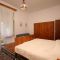 Pokoje Crikvenica 6504, Crikvenica - Dvoulůžkový pokoj 4 s manželskou postelí a balkónem -  