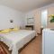 Apartments and rooms Brela 6543, Brela - Room i (2+0) -  