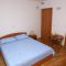 Ferienwohnungen und Zimmer Vinišće 6606, Vinišće - Doppelzimmer 1 mit Balkon und Meerblick -  