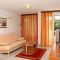 Ferienwohnungen und Zimmer Seget Vranjica 6613, Seget Vranjica - Apartment 1 mit Balkon und Meerblick - Wohnzimmer