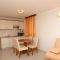 Ferienwohnungen und Zimmer Seget Vranjica 6614, Seget Vranjica - Apartment 1 mit Balkon und Meerblick -  