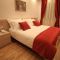 Sobe Trogir 6641, Trogir - Dvokrevetna soba 3 s bračnim krevetom s privatnom kupaonicom -  