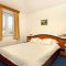 Pokoje Trogir 6641, Trogir - Dvoulůžkový pokoj 7 s manželskou postelí a vlastní koupelnou -  