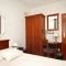 Sobe Trogir 6641, Trogir - Dvokrevetna soba 9 s bračnim krevetom s privatnom kupaonicom -  