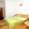 Pokoje Supetar 6679, Supetar - Dvoulůžkový pokoj 2 s manželskou postelí a terasou -  