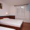 Комнаты Drašnice 6711, Drašnice - Двухместный номер 7 с 1 двуспальной кроватью и дополнительной кроватью -  