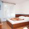 Комнаты Drašnice 6711, Drašnice - Двухместный номер 10 с 1 двуспальной кроватью и дополнительной кроватью -  