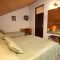 Комнаты Starigrad 6715, Starigrad - Двухместный номер 4 с 1 двуспальной кроватью и дополнительной кроватью -  