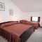 Комнаты Starigrad 6715, Starigrad - Двухместный номер 5 с 1 двуспальной кроватью и дополнительной кроватью -  