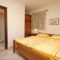 Pokoje Vrsar 6723, Vrsar - Dvoulůžkový pokoj 8 s manželskou postelí a terasou -  