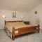 Pokoje Vrsar 6723, Vrsar - Dvoulůžkový pokoj 11 s manželskou postelí, terasou a výhledem na moře -  