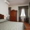 Sobe Trogir 6839, Trogir - Dvokrevetna soba 4 s bračnim krevetom, terasom i pogledom na more -  