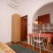 Ferienwohnungen und Zimmer Starigrad 7034, Starigrad - Studio 2 mit Balkon und Meerblick -  