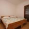 Ferienwohnungen und Zimmer Starigrad 7041, Starigrad - Apartment 2 mit Terrasse und Meerblick -  